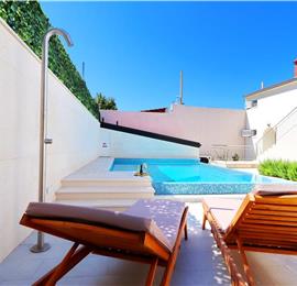 6 Bedroom Beachfront Villa with Heated Pool near Vela Luka on Korcula Island, Sleep 12